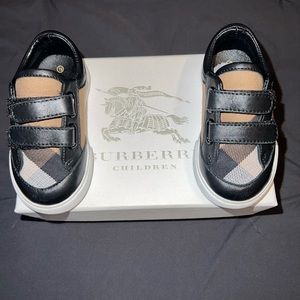 Boys size 19 burberry shoes
